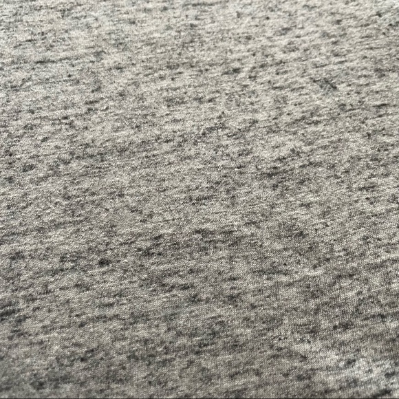 UNIQLO HEATHER GREY V-NECK  -TEE - XS - Picture 10 of 12